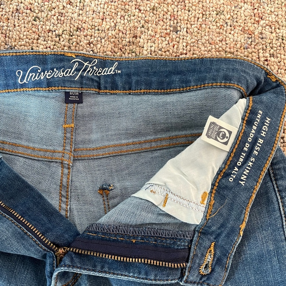 Universal Thread High Rise Skinny Jean - Picture 3 of 4